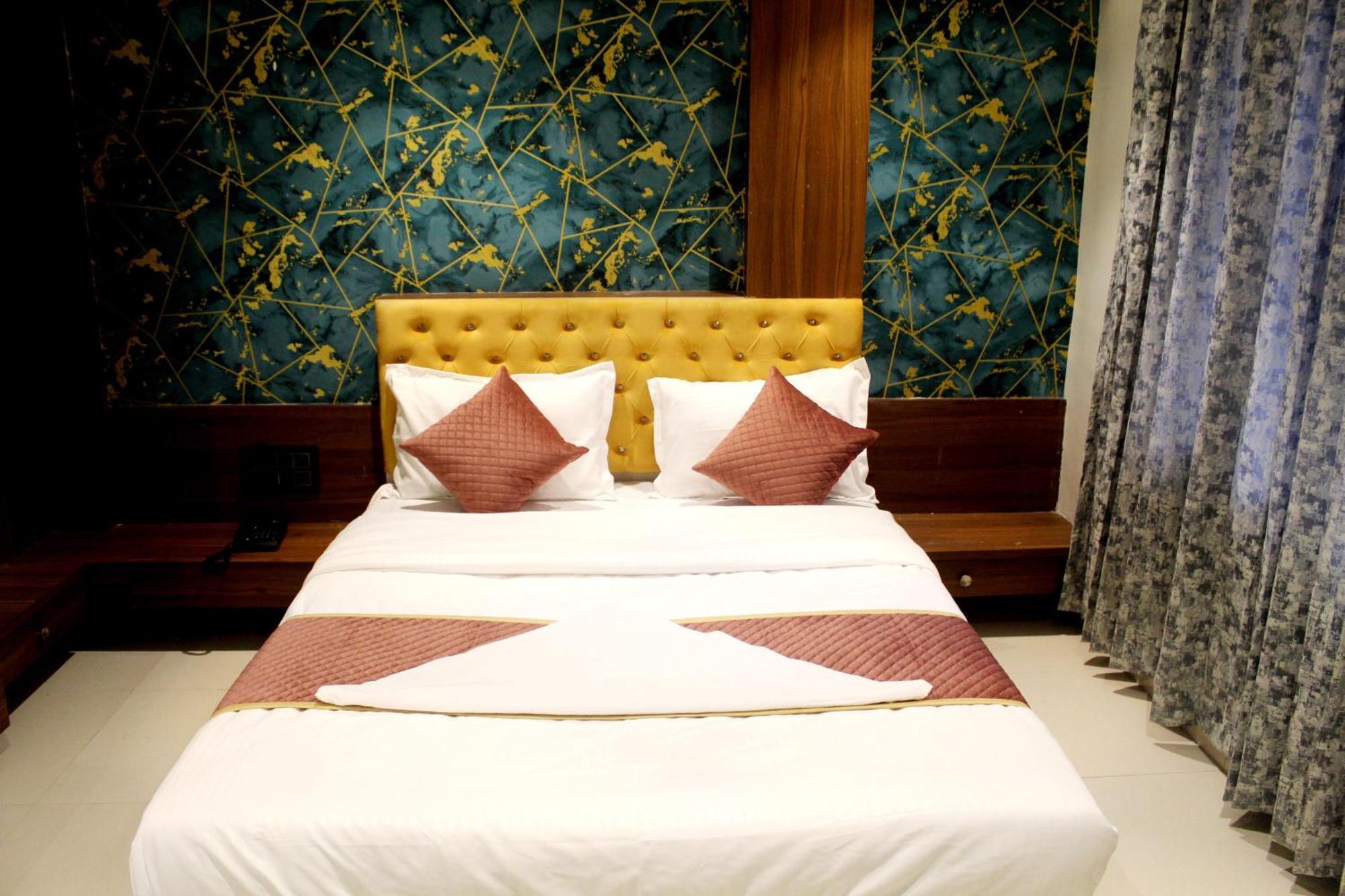 Hotel India Gate Narhe, بونة المظهر الخارجي الصورة