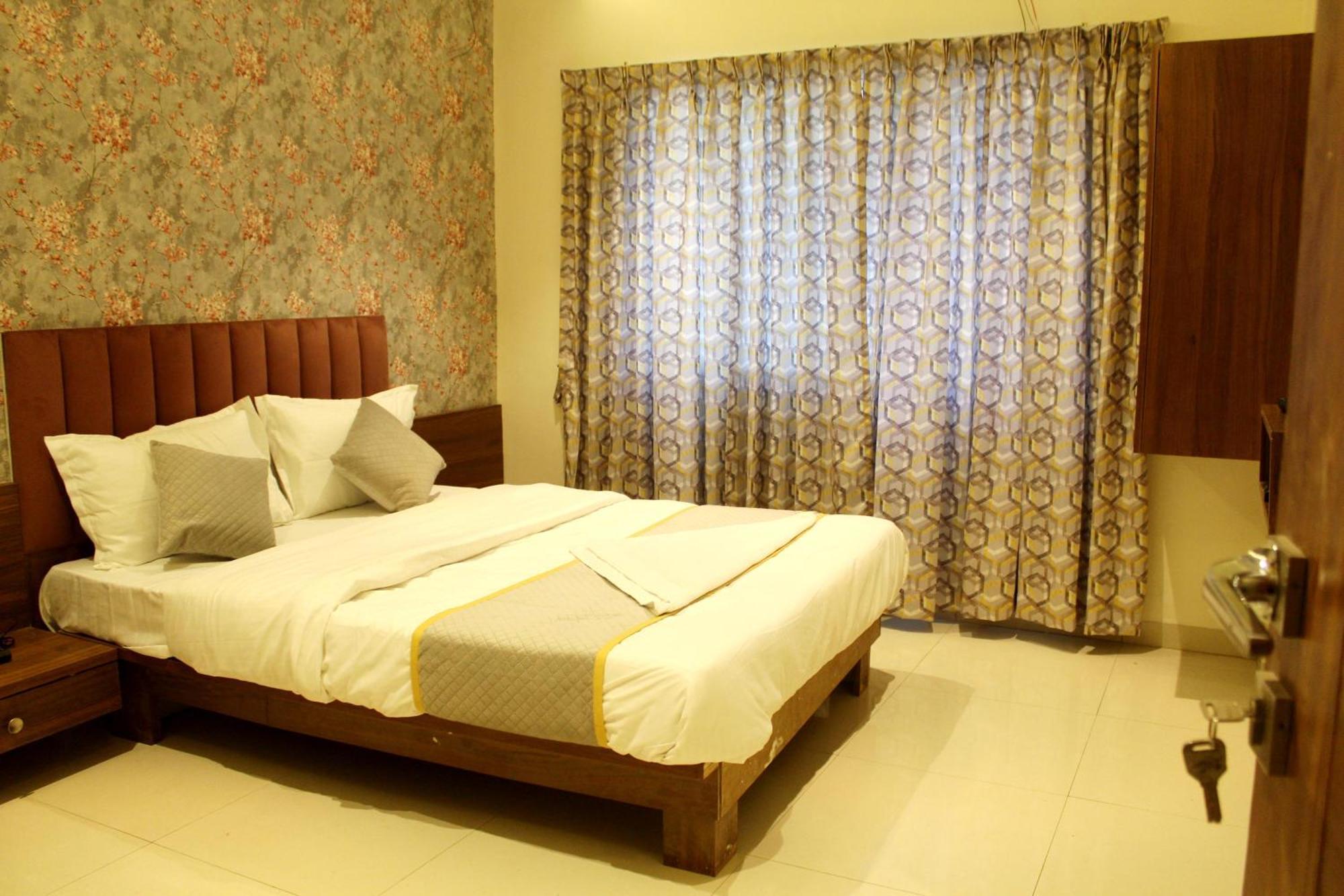 Hotel India Gate Narhe, بونة المظهر الخارجي الصورة