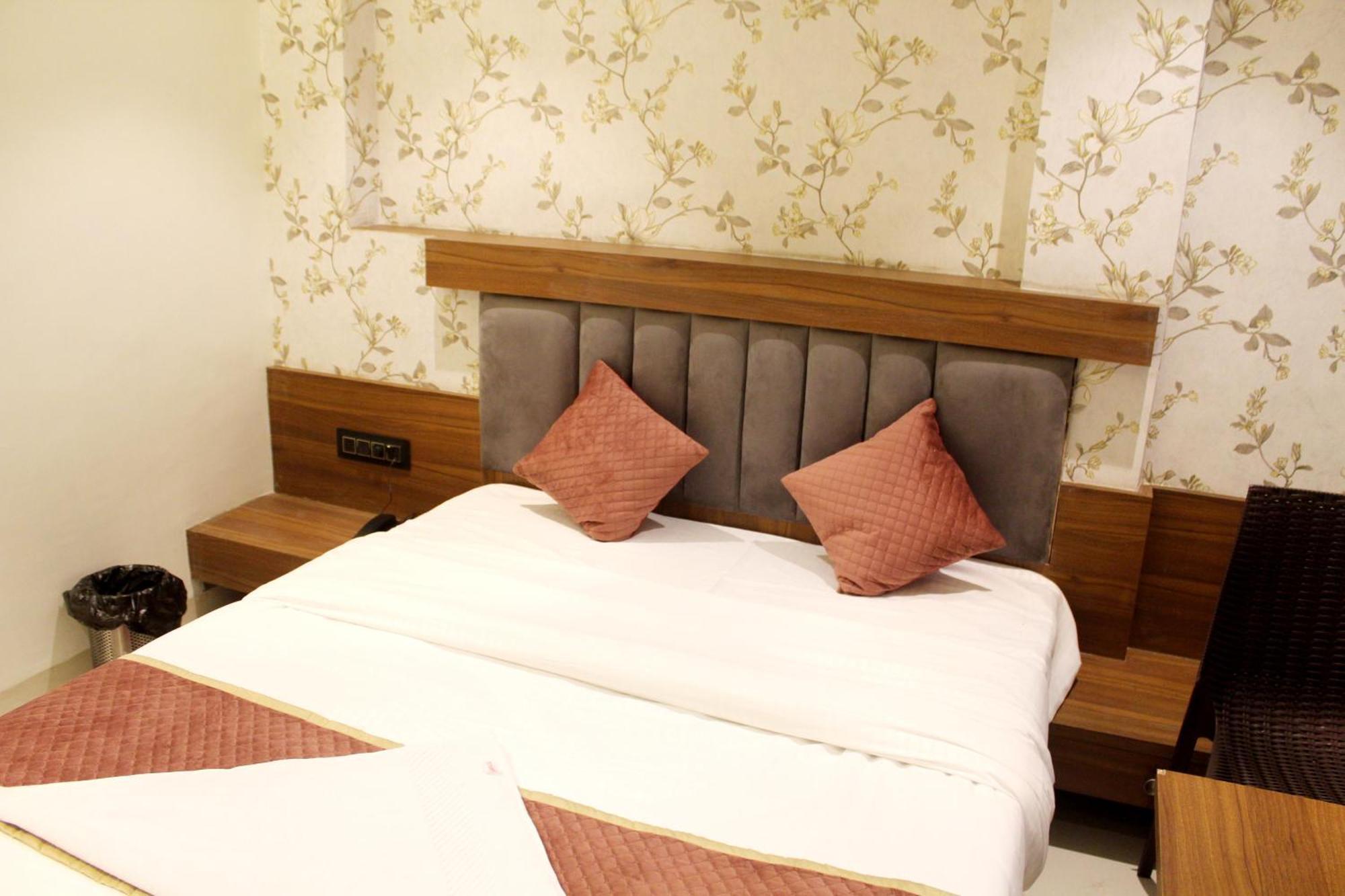 Hotel India Gate Narhe, بونة المظهر الخارجي الصورة