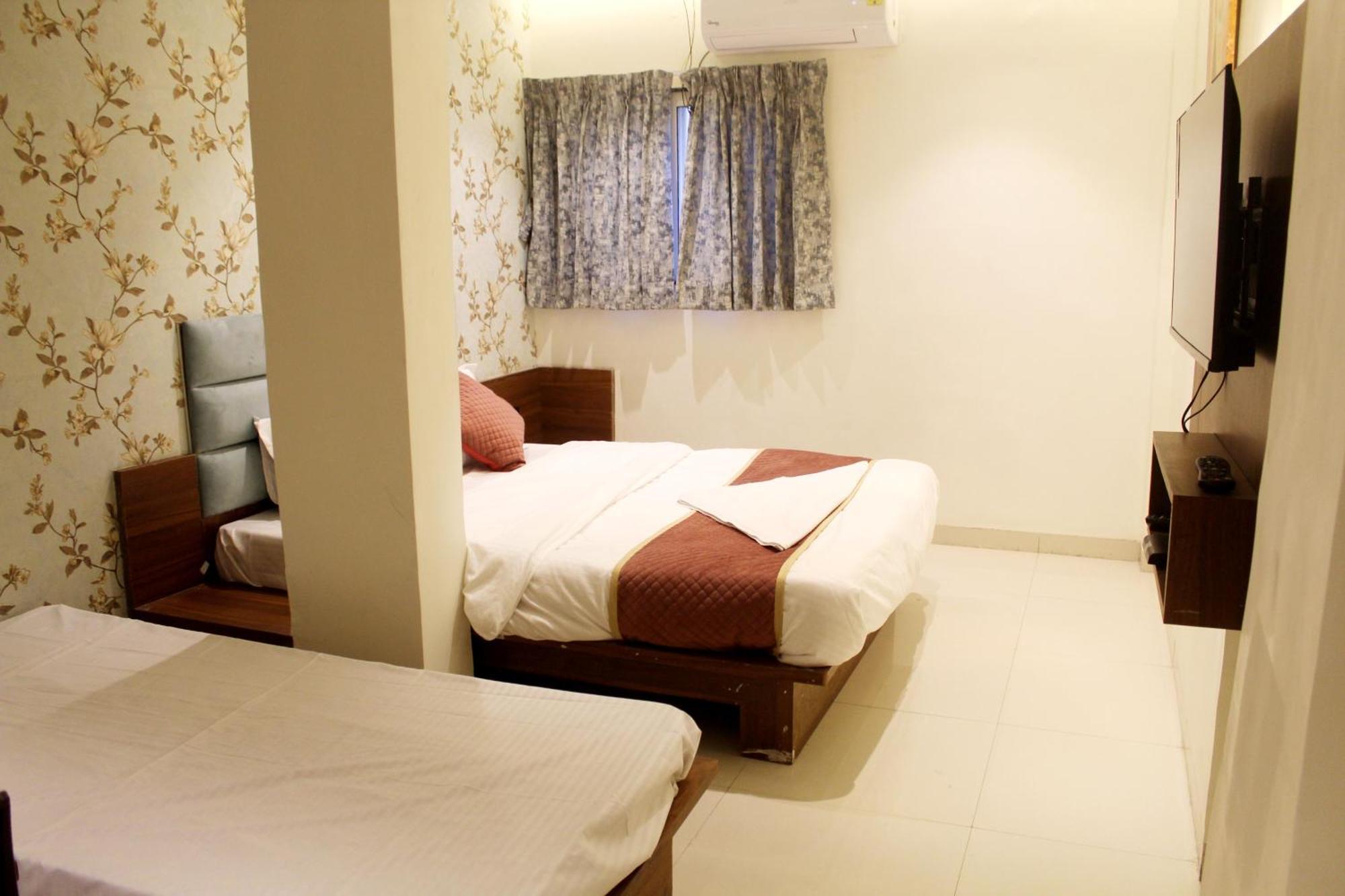 Hotel India Gate Narhe, بونة المظهر الخارجي الصورة