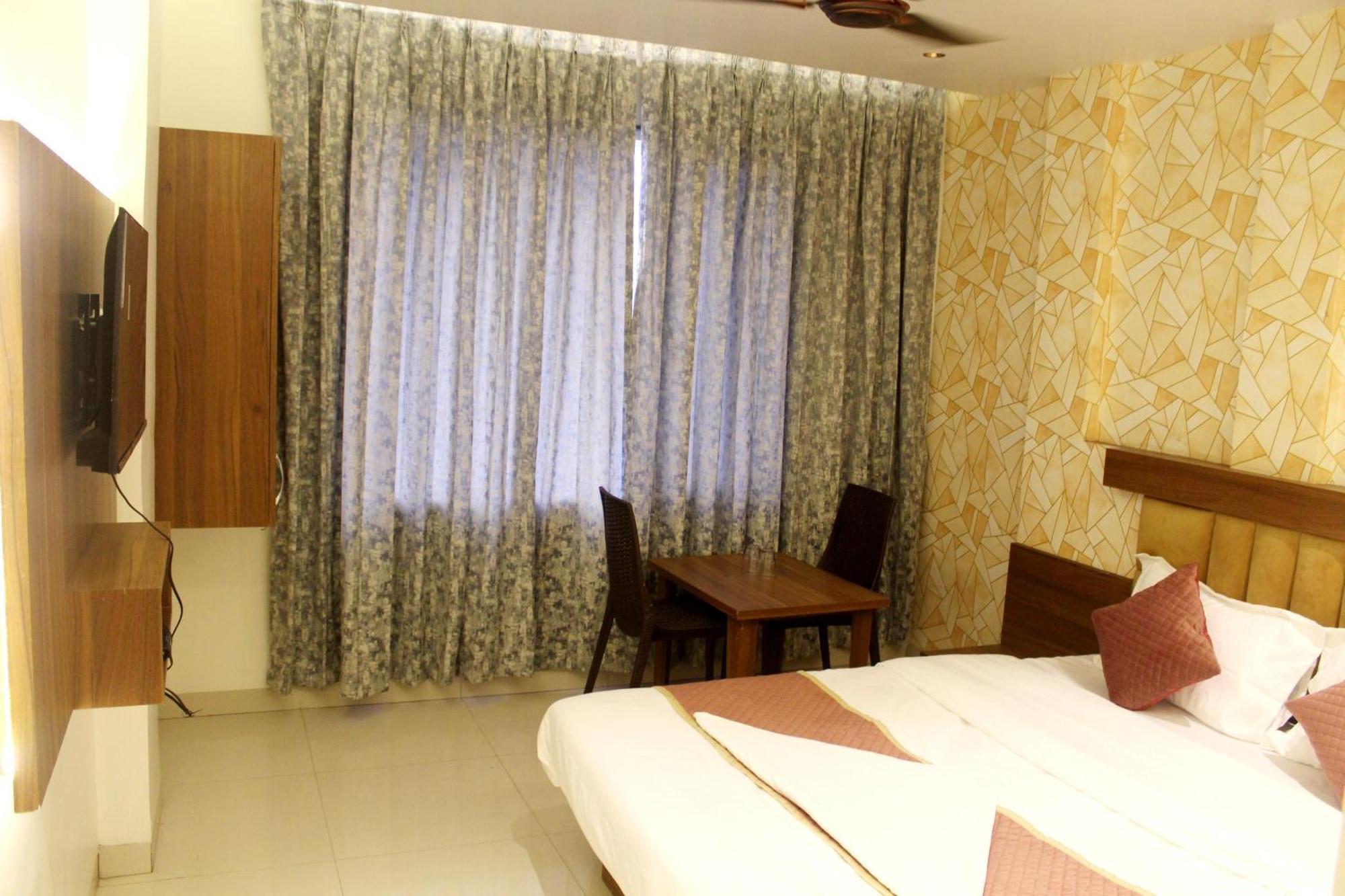 Hotel India Gate Narhe, بونة المظهر الخارجي الصورة