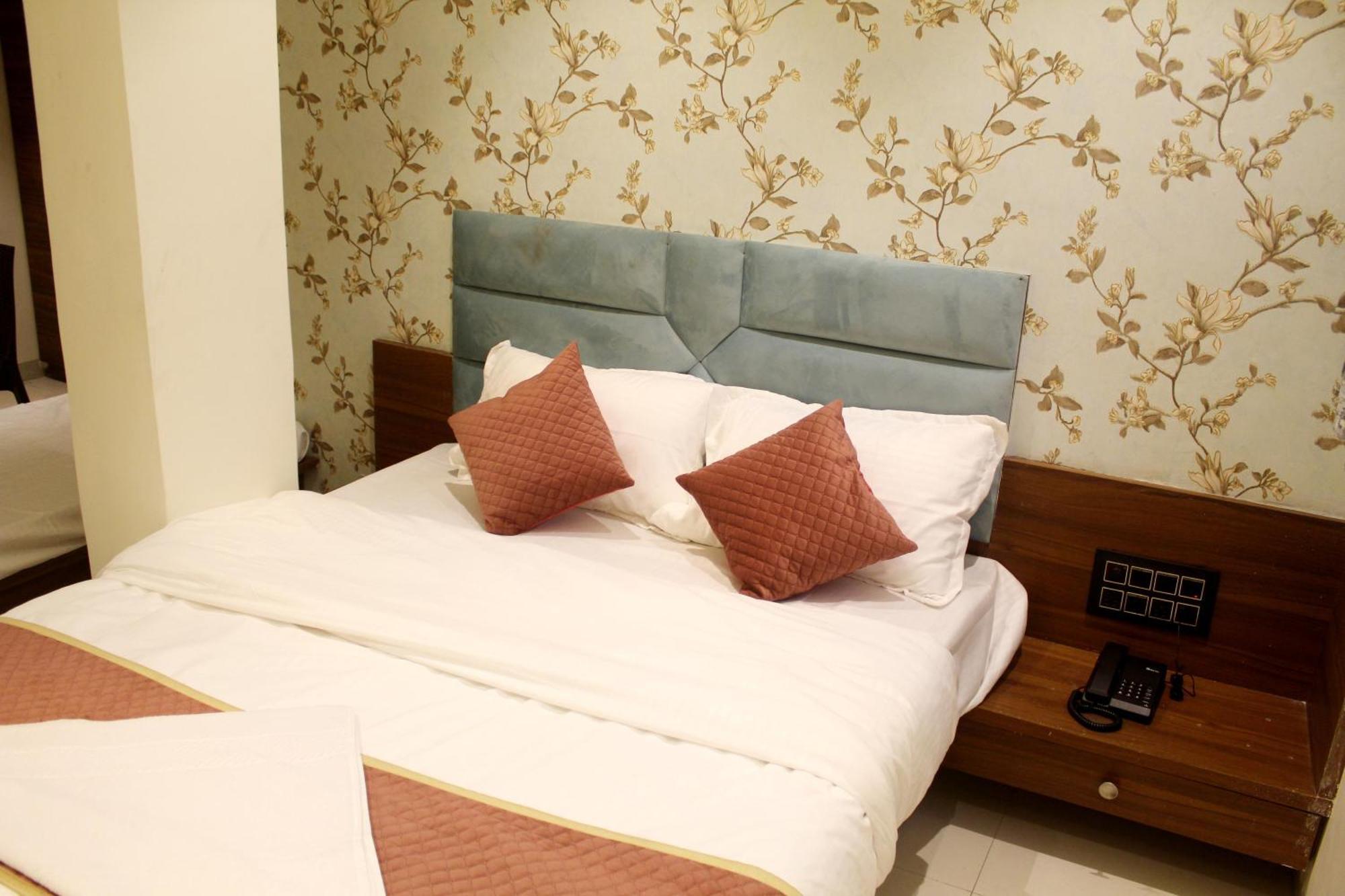 Hotel India Gate Narhe, بونة المظهر الخارجي الصورة