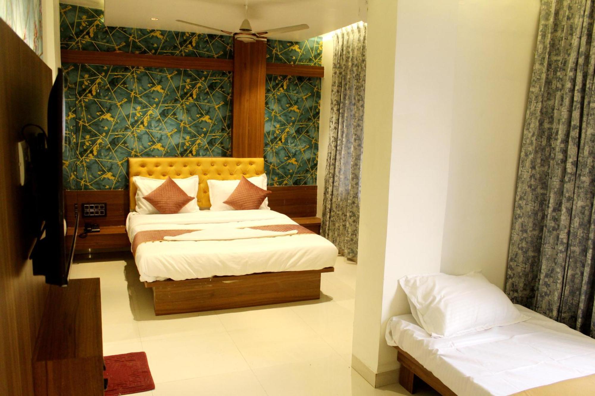 Hotel India Gate Narhe, بونة المظهر الخارجي الصورة