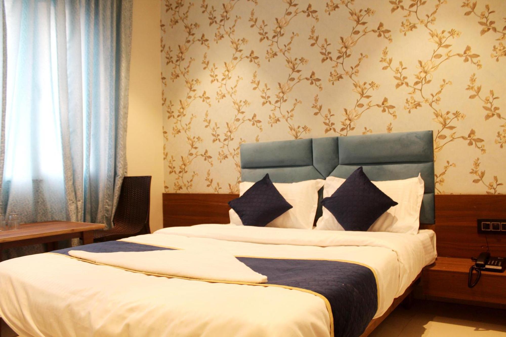 Hotel India Gate Narhe, بونة المظهر الخارجي الصورة