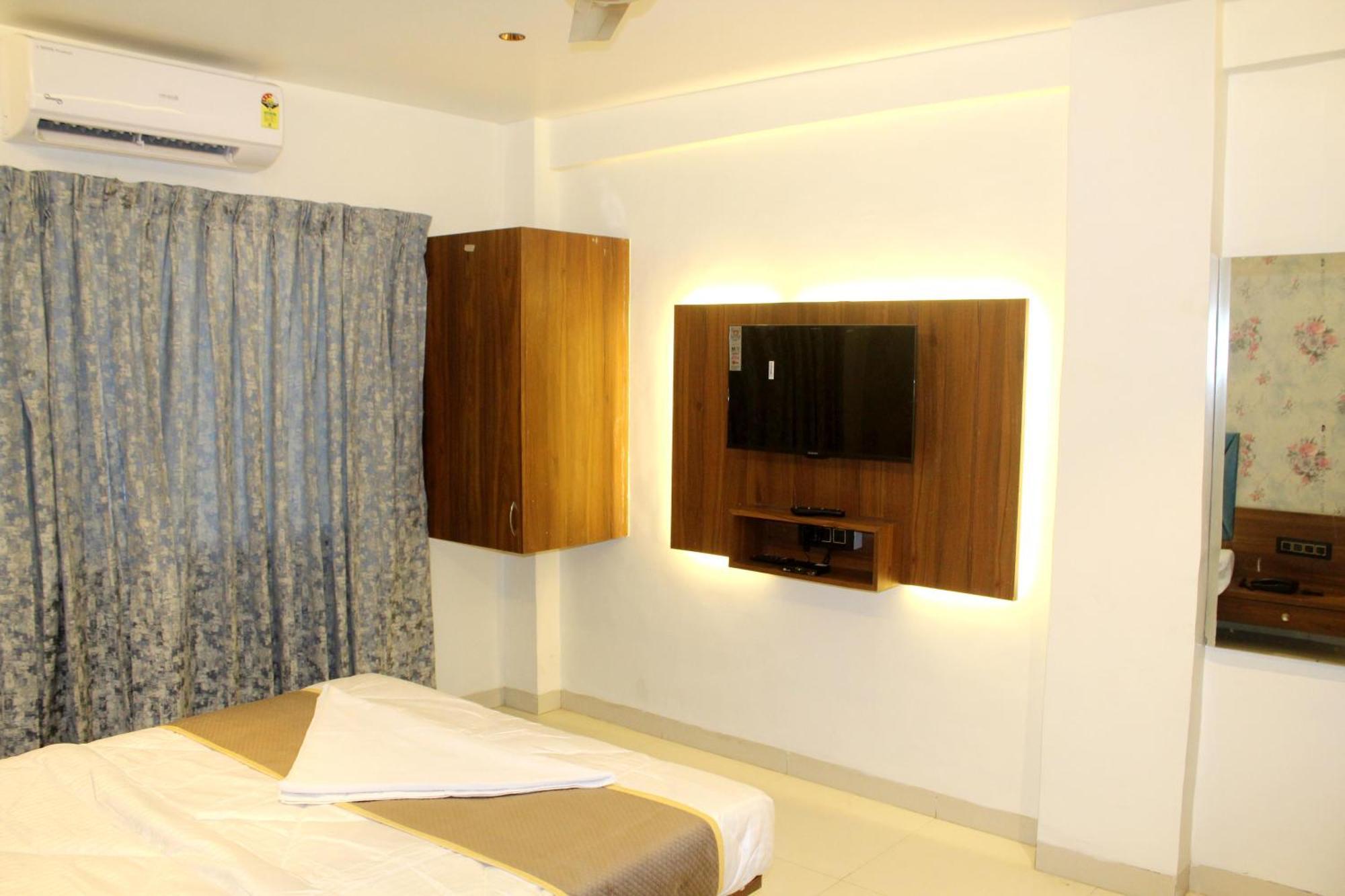 Hotel India Gate Narhe, بونة المظهر الخارجي الصورة